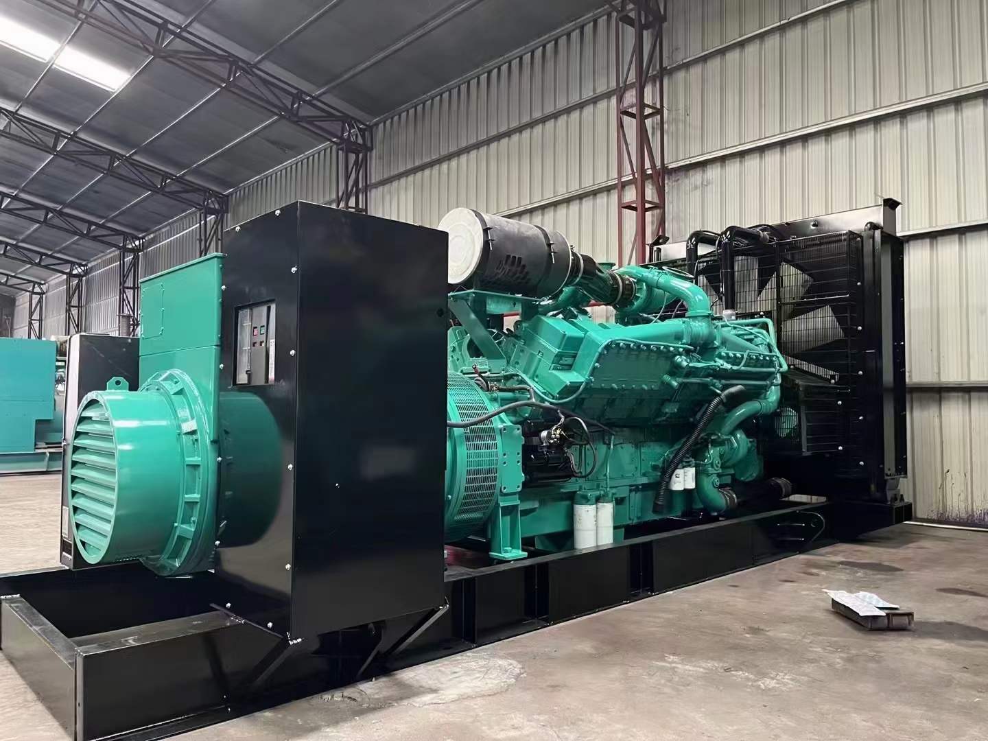 新晃如何评估无功补偿装置的性能和效果？