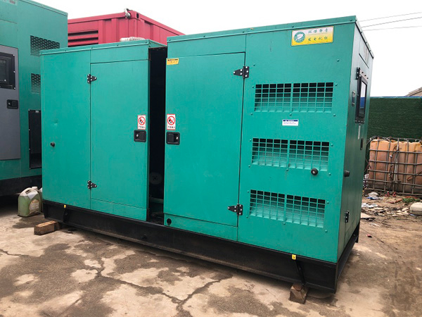 新晃怎样合理控制磷酸铁锂蓄电池的充放电倍率以延长其使用寿命？